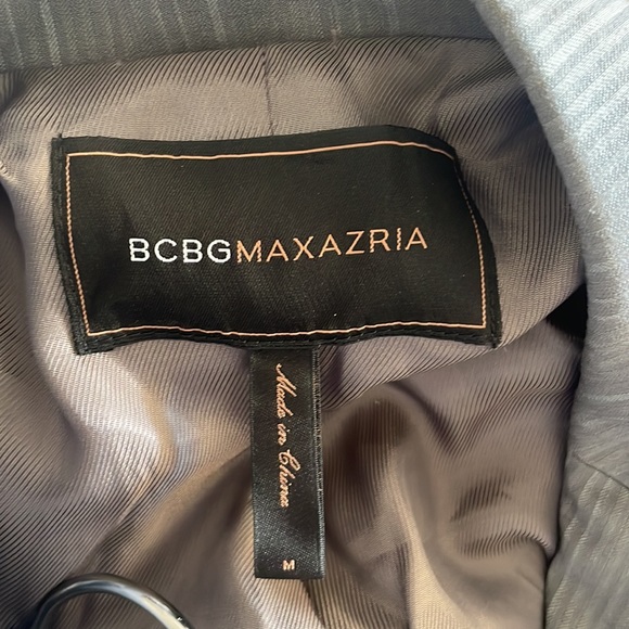 BCBG MAXAZARIA GREY SUIT SET. - Picture 2 of 5